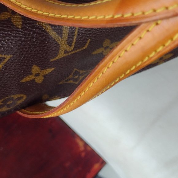 authentic lv❤️ - Picture 9 of 16